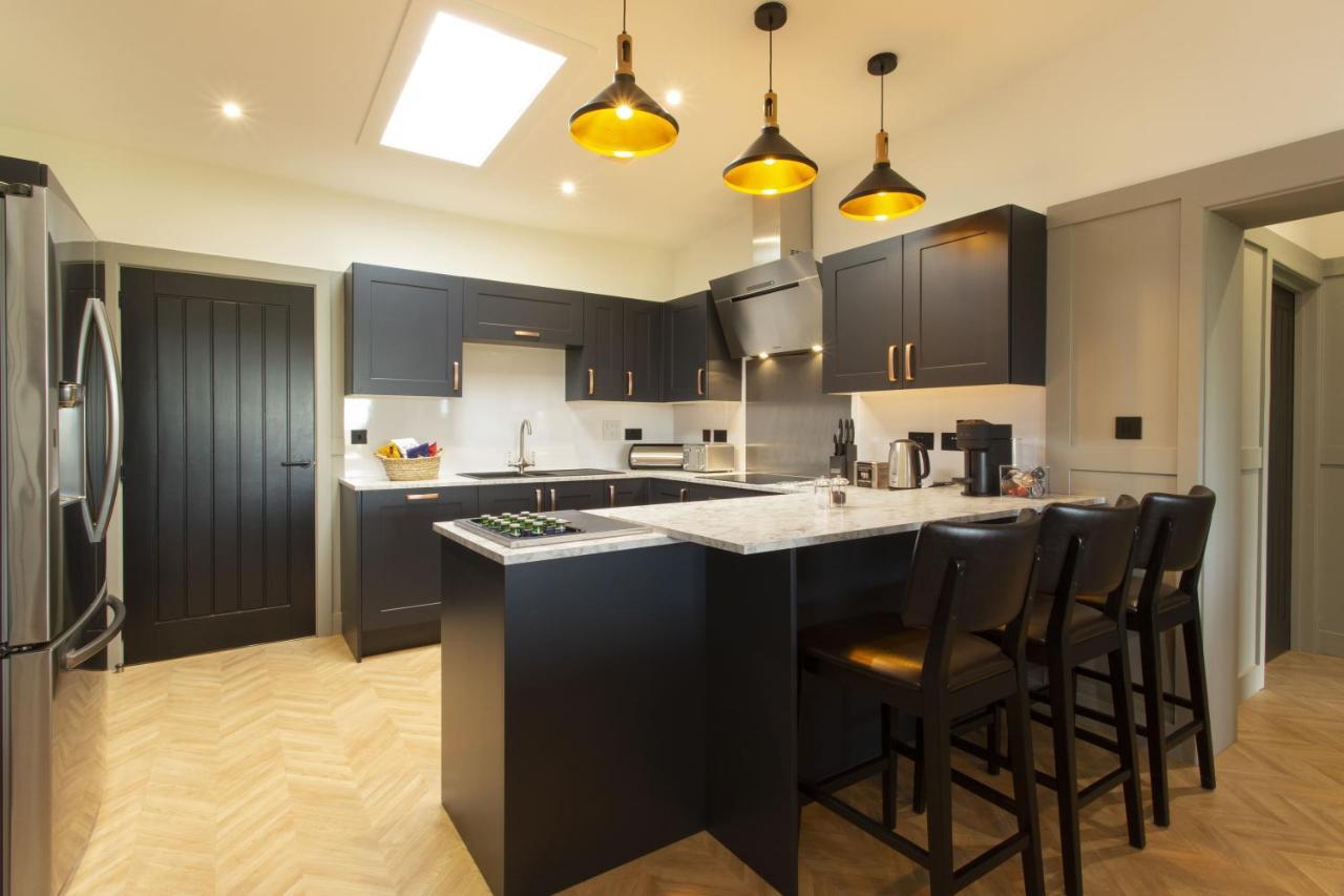 Отель Dundonald Links Dreghorn Экстерьер фото